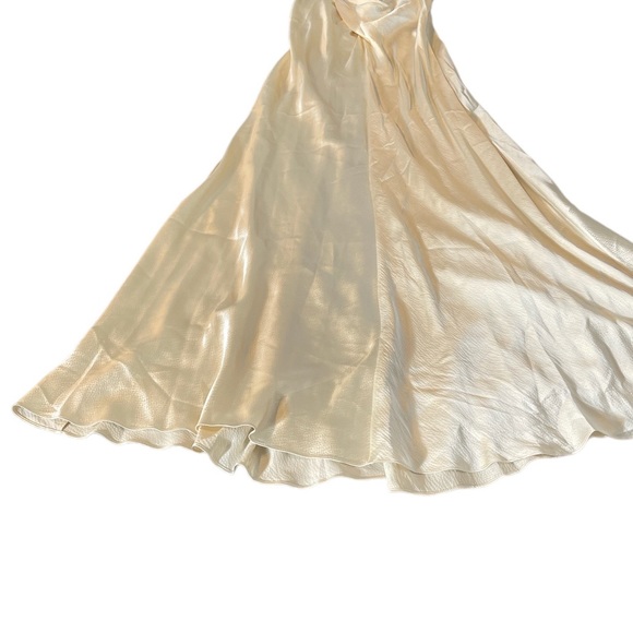 NWT Banana Republic Monogram Collection 100% silk maxi dress. Size 2. - Picture 4 of 13